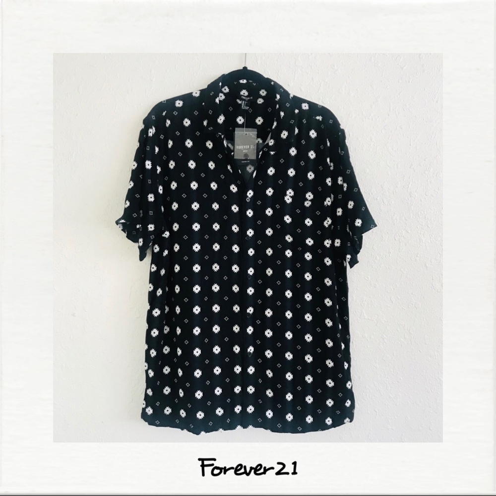 Forever 21 Short Sleeve Button Down NWT